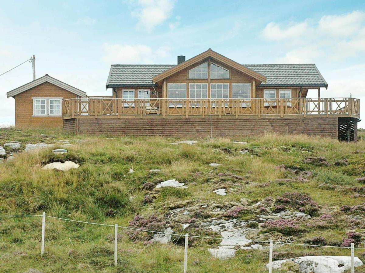 Three-Bedroom Holiday Home In Dyrvik Tuvnes Værelse billede