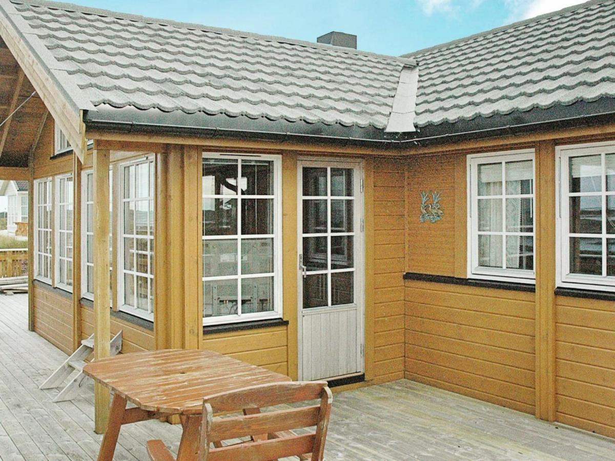 Three-Bedroom Holiday Home In Dyrvik Tuvnes Eksteriør billede